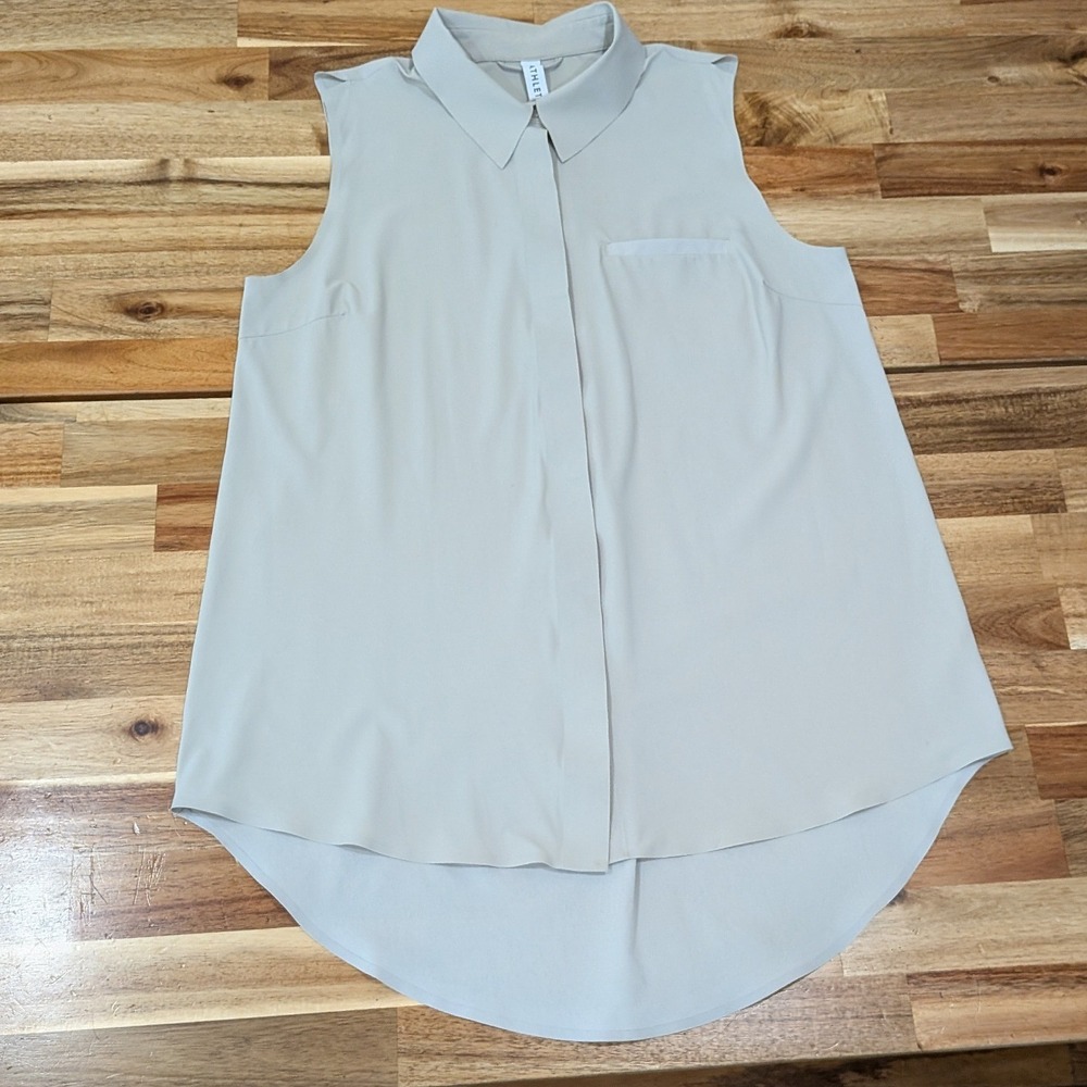 Athleta Womens Urbanite Tank Size M Beige Sleeveless Button Down Travel Blouse - Picture 2 of 12